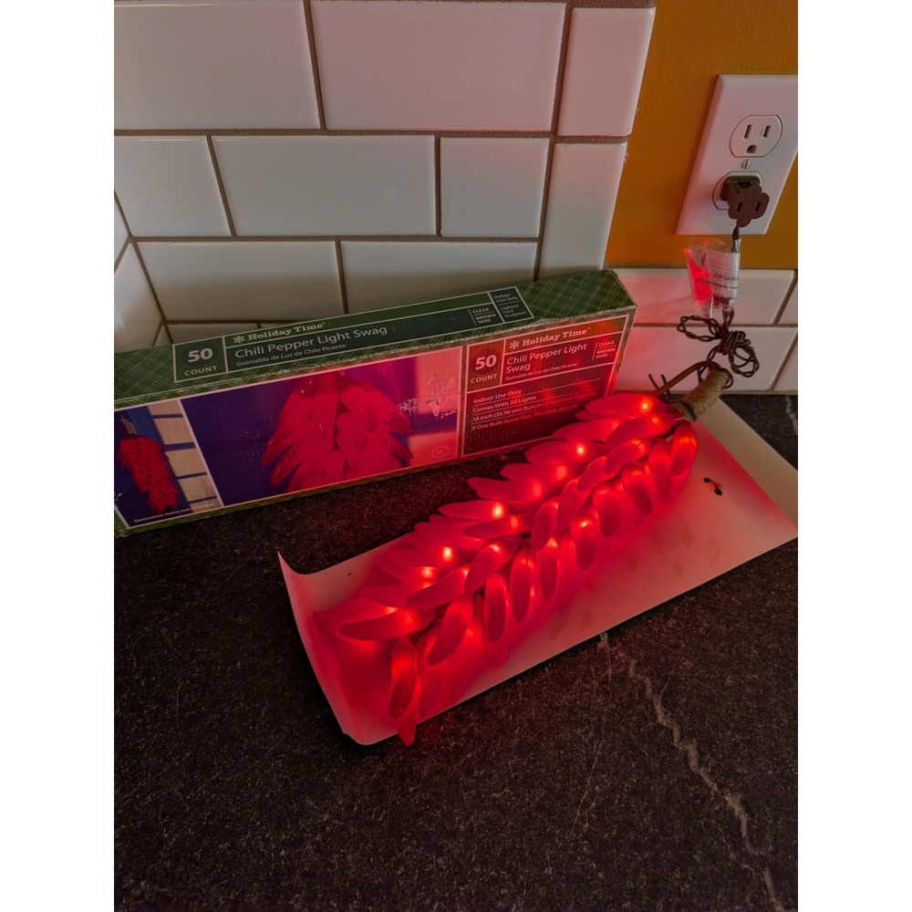 Holiday Time 50 Count Chili Pepper Light Swag Red Indoor Novelty String Lights